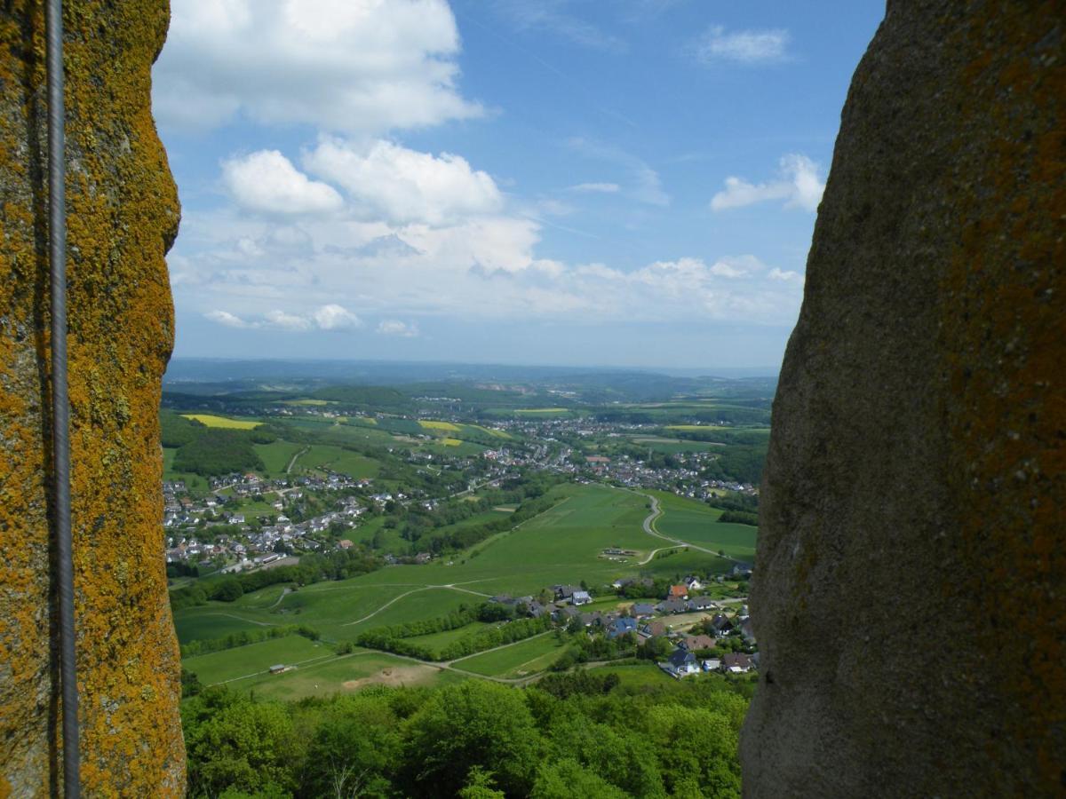 Ferienwohnung Basche Oberzissen Esterno foto